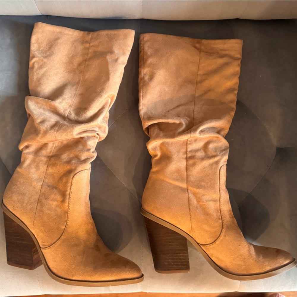 DV DOLCE VITA Nellie Ruched Shaft Block Heel Boot size 7 biege tan - Picture 4 of 11